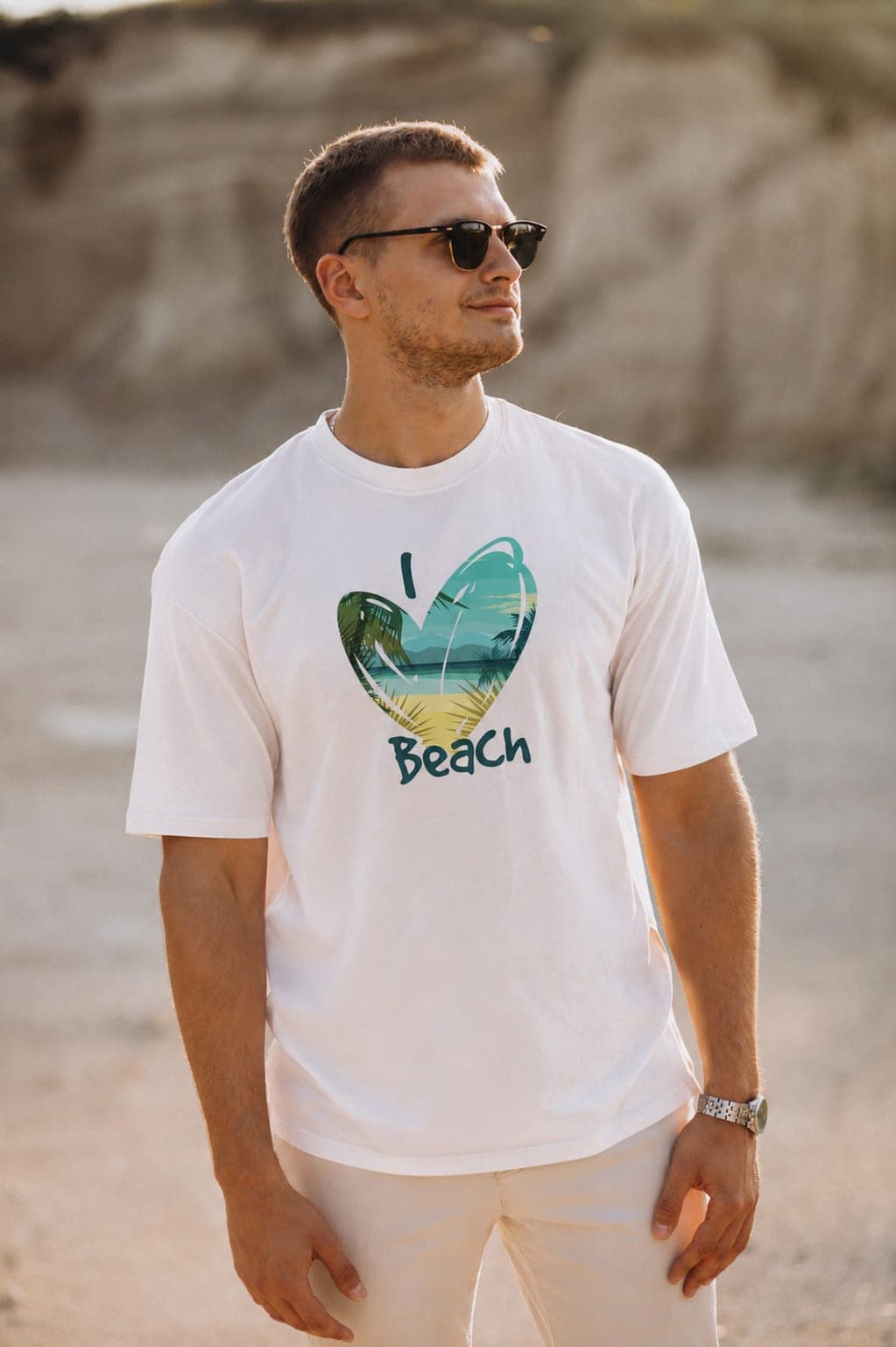 Men's "I โค๏ธ Beach" Graphic T-Shirt โ White
